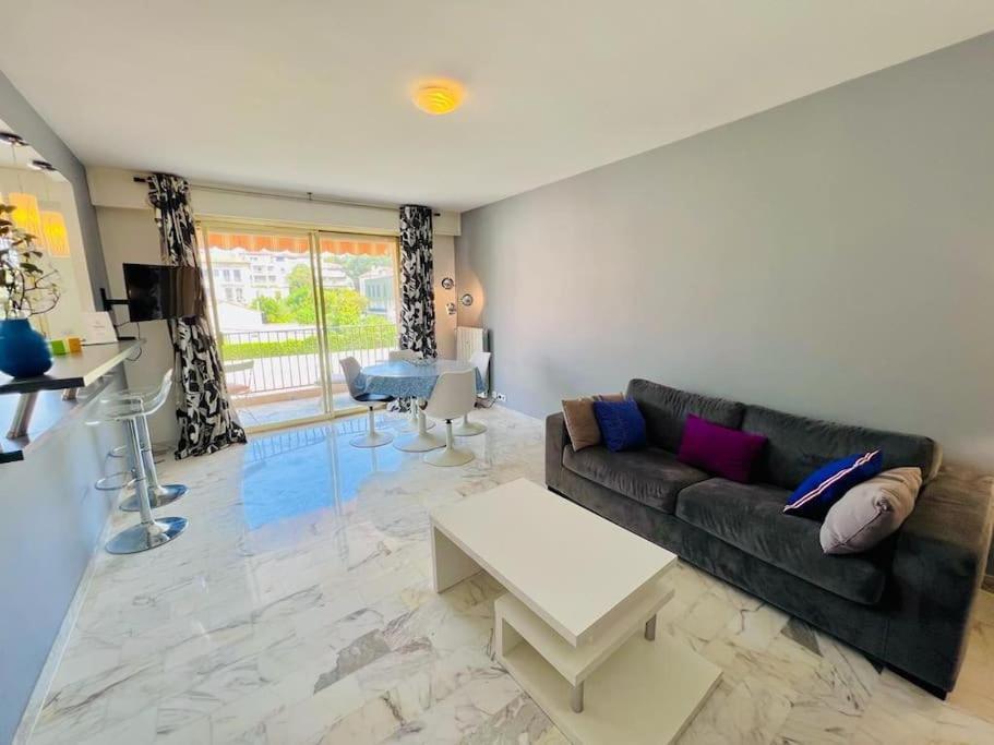 Le Pinede - Apt 4 Prs- Parking - Clim - 500M Plages Antibes Esterno foto
