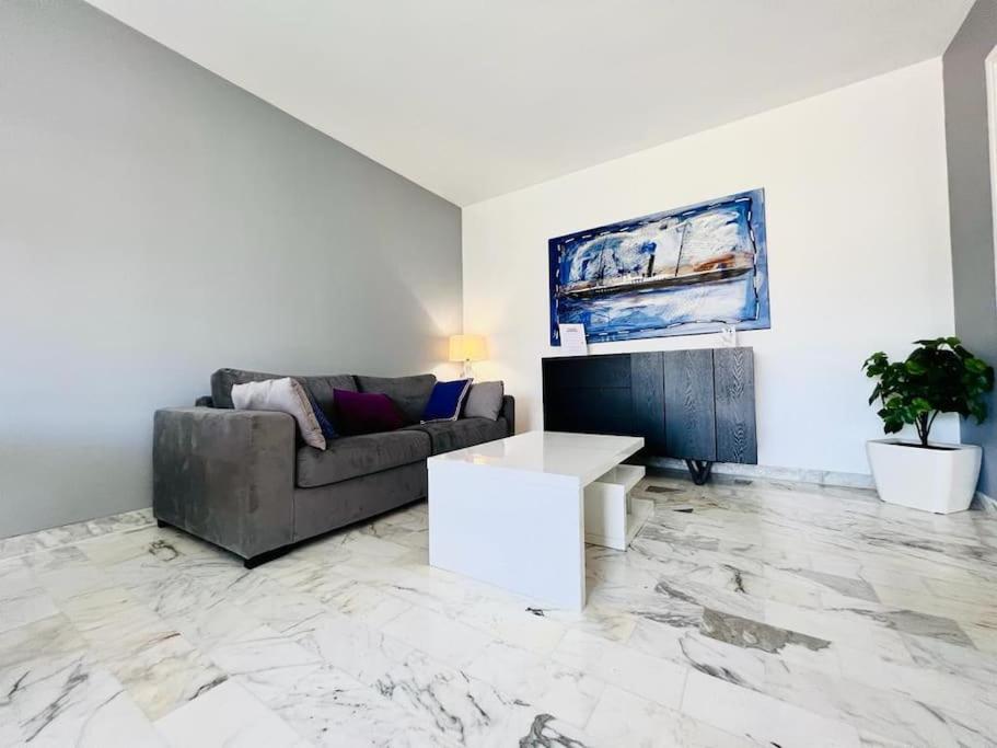 Le Pinede - Apt 4 Prs- Parking - Clim - 500M Plages Antibes Esterno foto