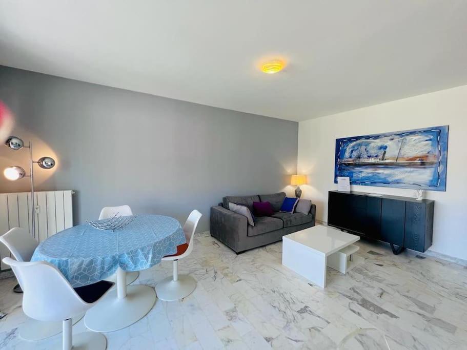 Le Pinede - Apt 4 Prs- Parking - Clim - 500M Plages Antibes Esterno foto